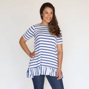 NWT Agnes& Dora Ruffle Sleeve Tunic Large